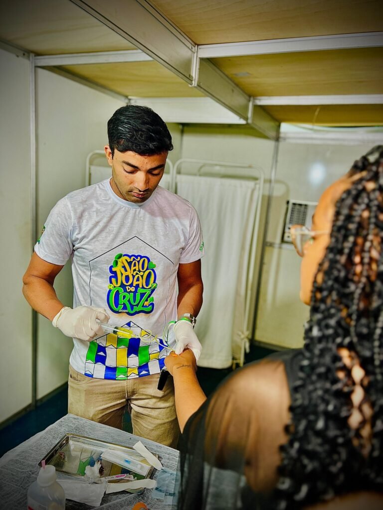 Prefeitura de Cruz monta posto de saúde e disponibiliza testagem rápida no Circuito Luiz Gonzaga durante o São João